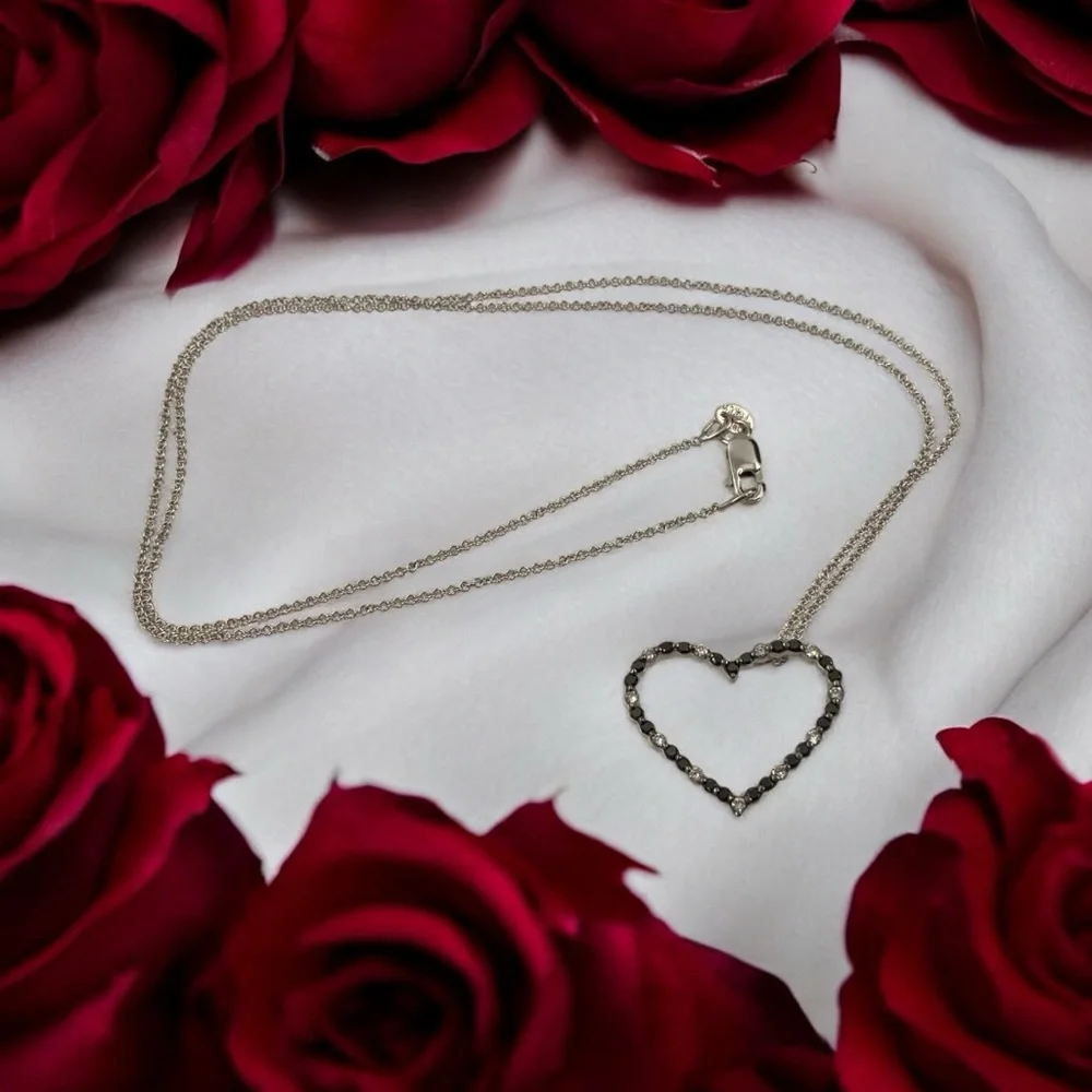 18k White Gold Diamond Heart Pendant Necklace, Milan Italy 750 Gold, 18” Chain - Picture 14 of 14